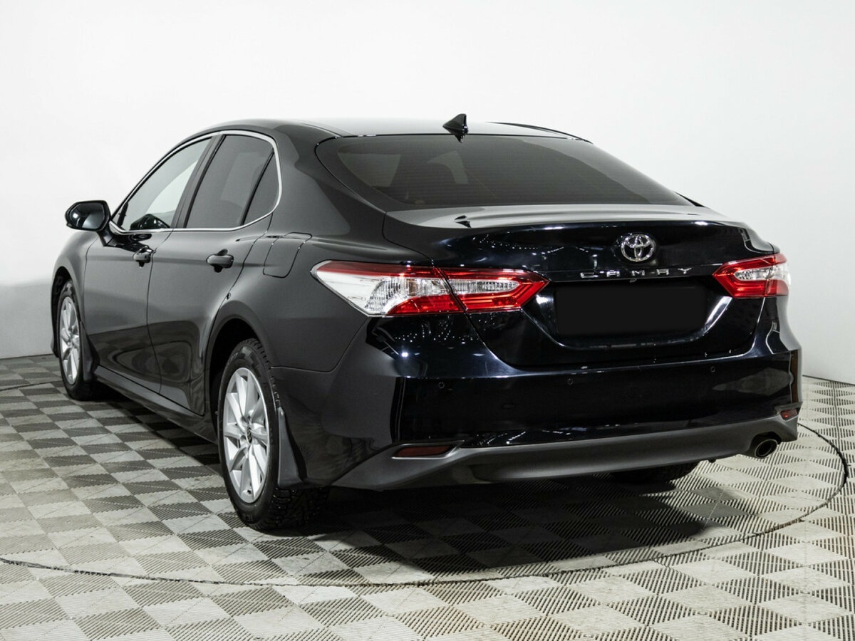 Toyota Camry с пробегом — 2021 год. Фото: #6