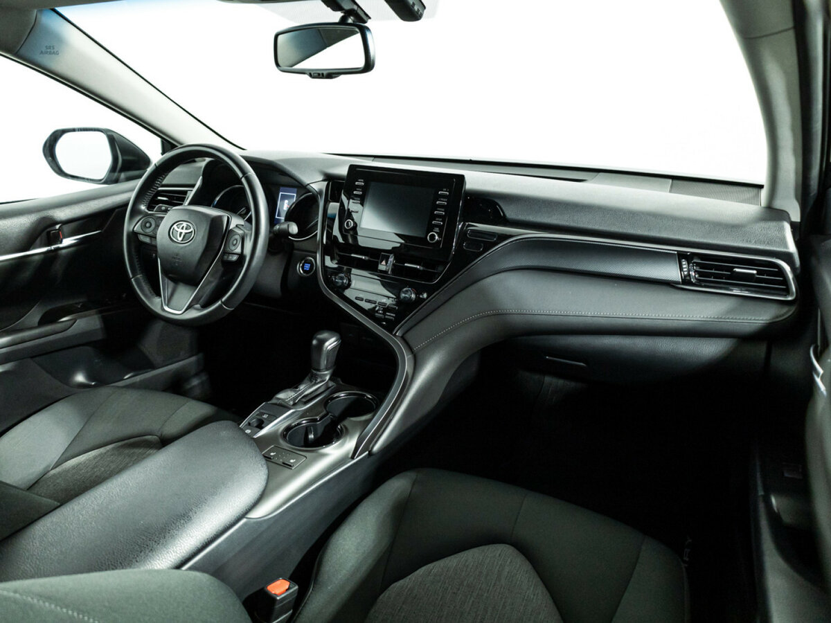 Toyota Camry с пробегом — 2021 год. Фото: #7