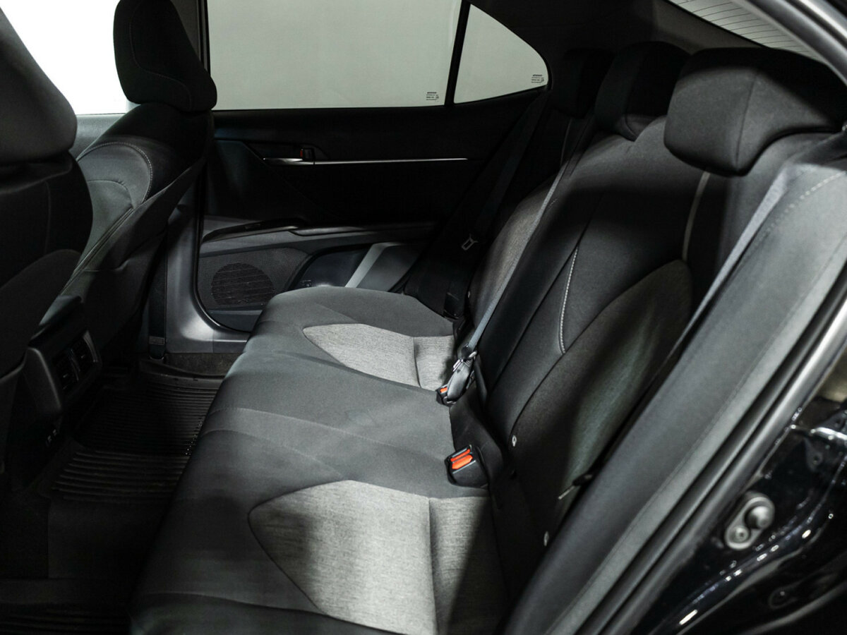 Toyota Camry с пробегом — 2021 год. Фото: #8