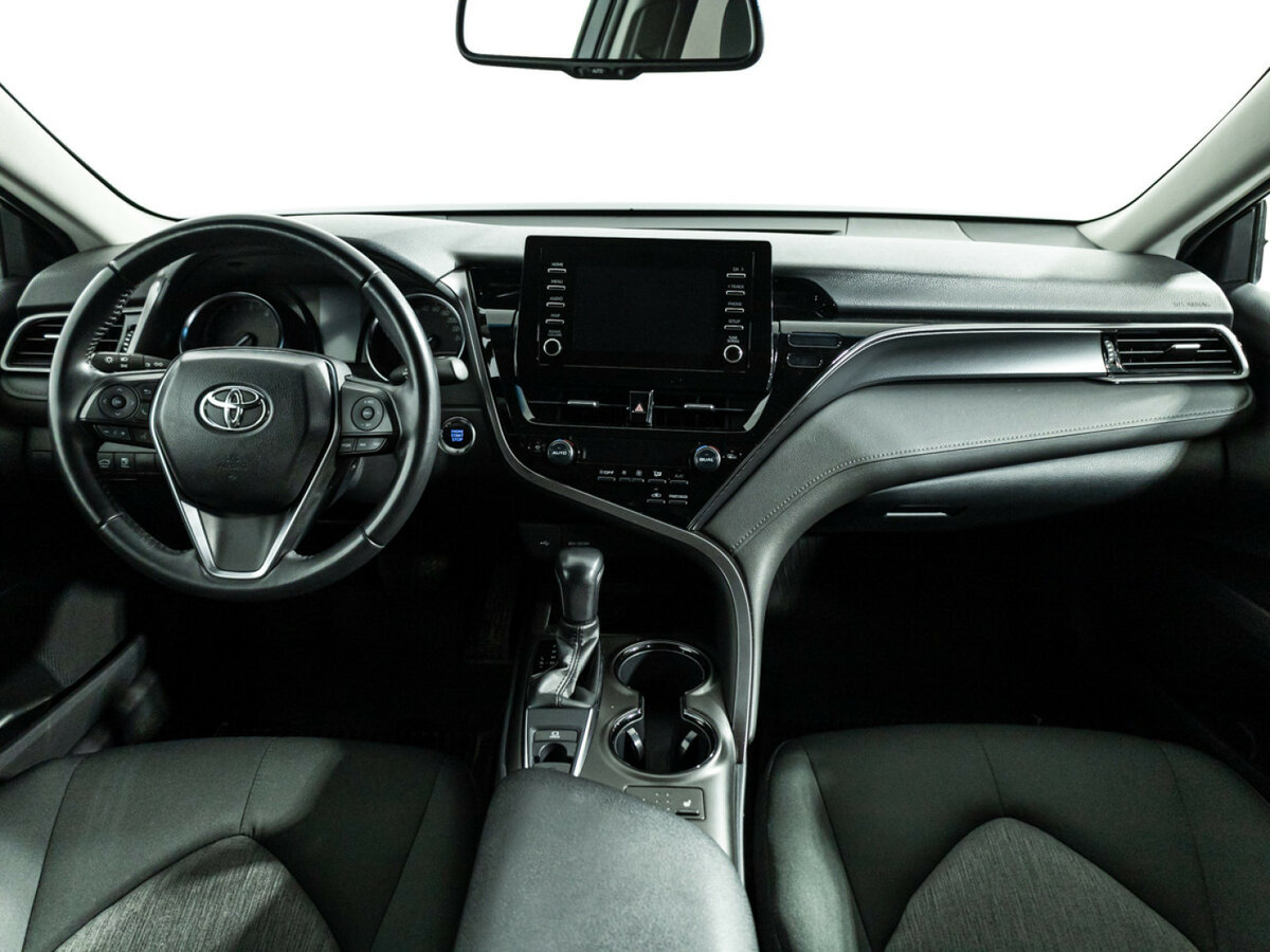 Toyota Camry с пробегом — 2021 год. Фото: #11