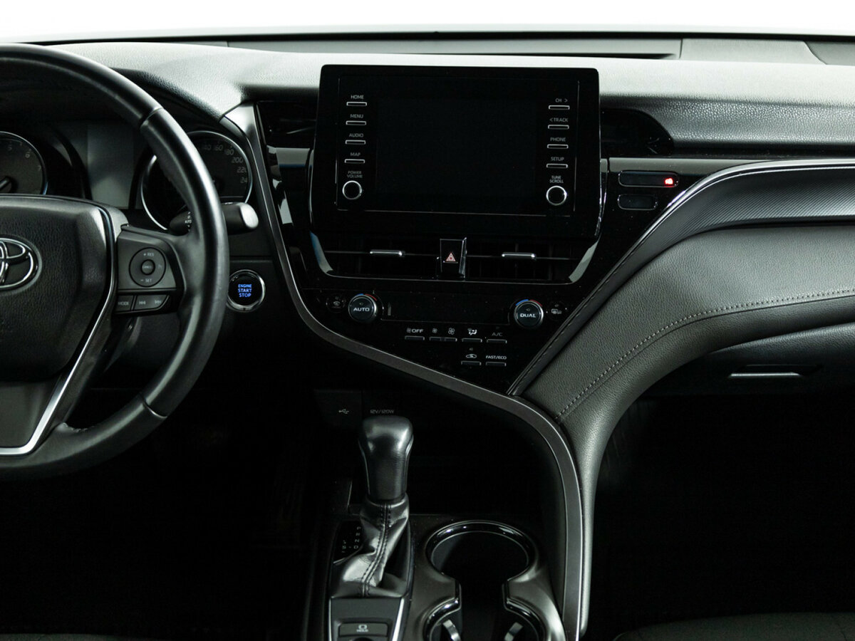 Toyota Camry с пробегом — 2021 год. Фото: #12