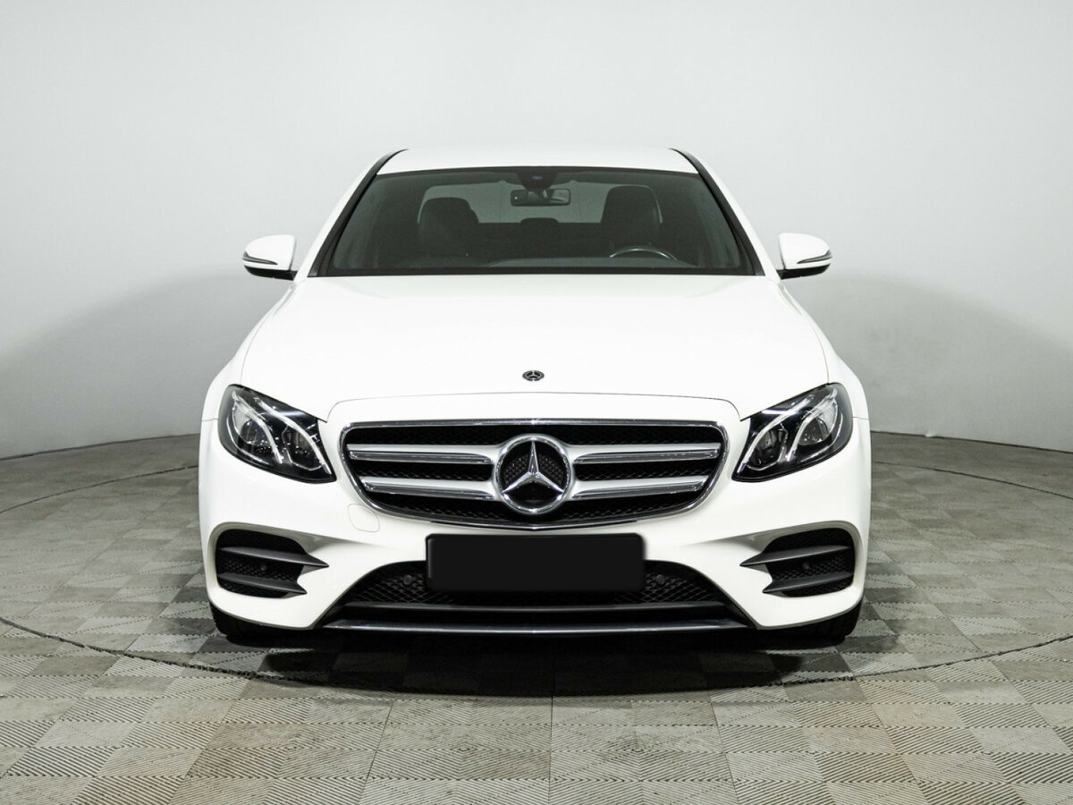 Mercedes-Benz E-Класс с пробегом — 2019 год. Фото: #1