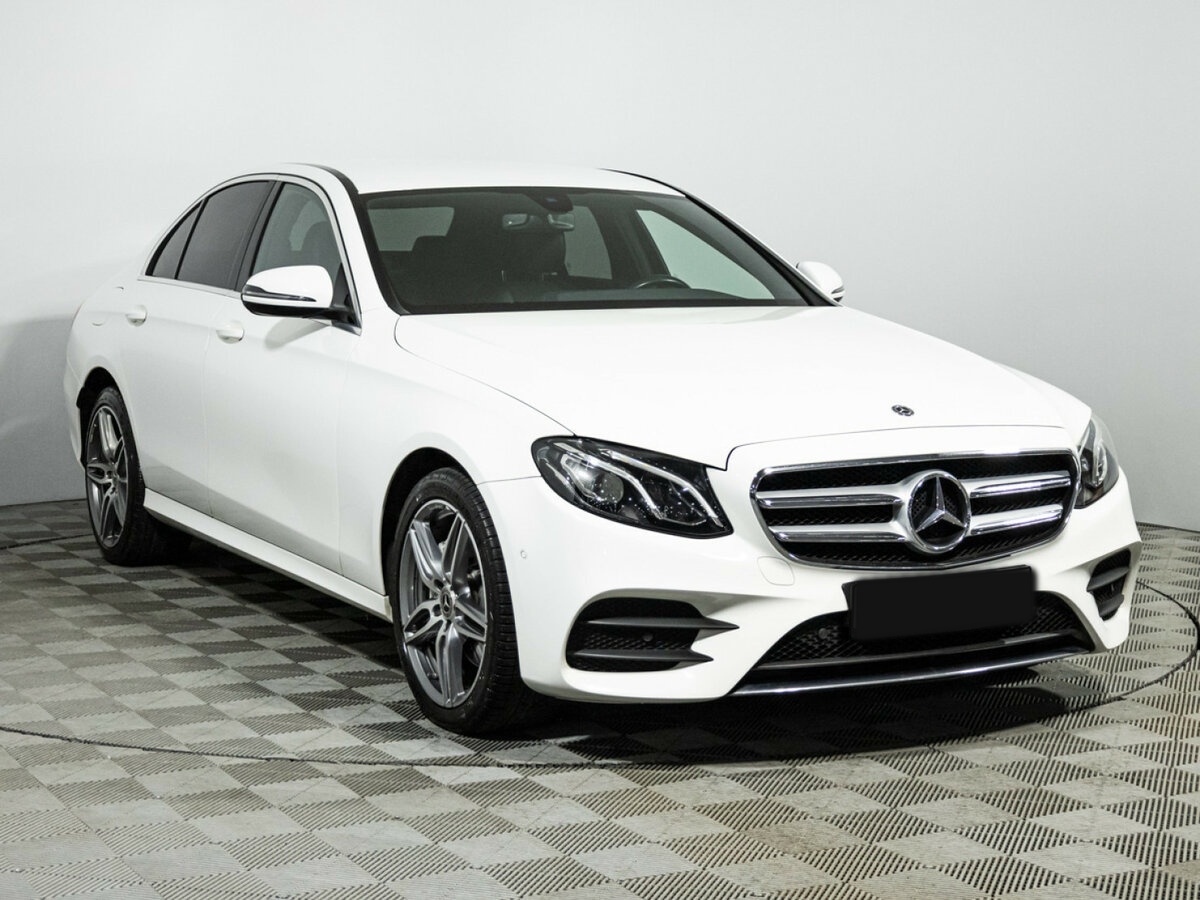 Mercedes-Benz E-Класс с пробегом — 2019 год. Фото: #2