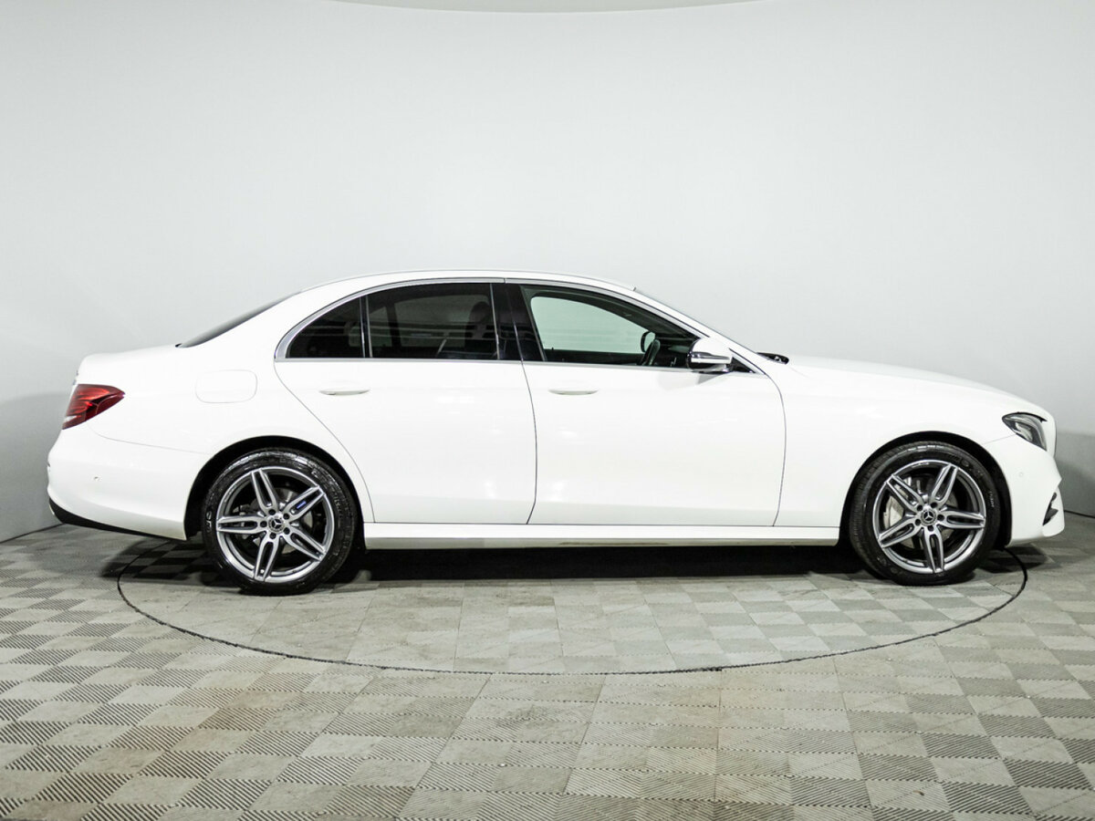 Mercedes-Benz E-Класс с пробегом — 2019 год. Фото: #3