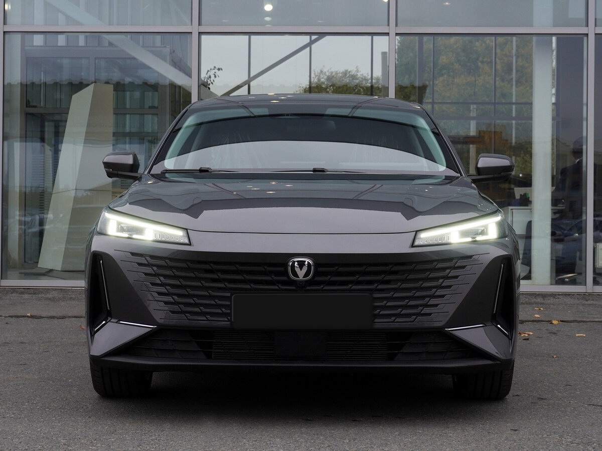 Changan Lamore с пробегом — 2024 год. Фото: #1