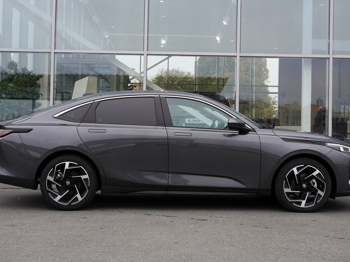 Changan Lamore с пробегом — 2024 год. Фото: #3