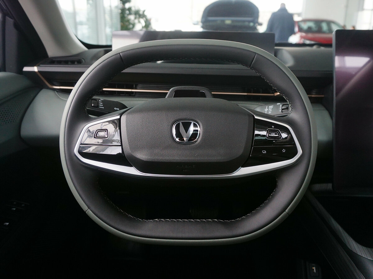 Changan Lamore с пробегом — 2024 год. Фото: #9