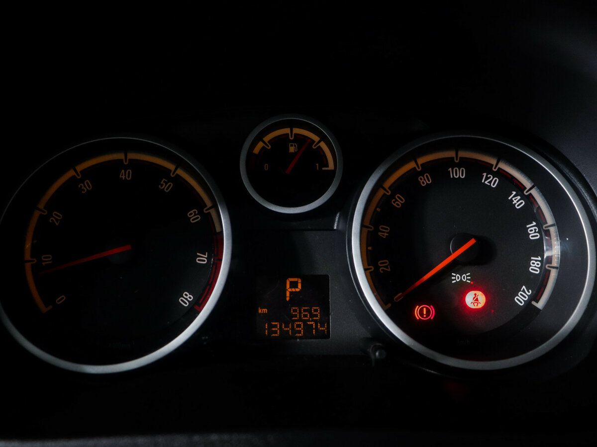 Opel Corsa с пробегом — 2010 год. Фото: #8