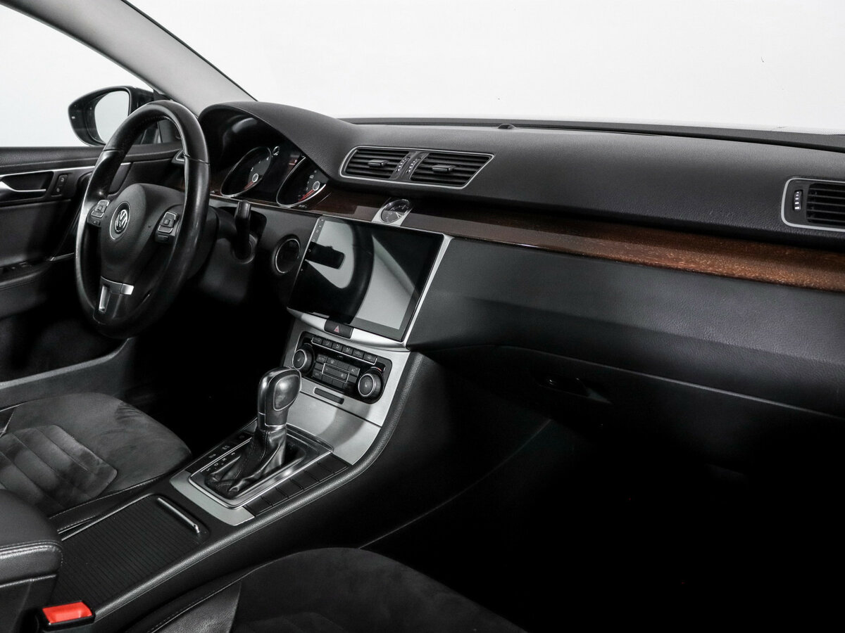 Volkswagen Passat с пробегом — 2011 год. Фото: #5