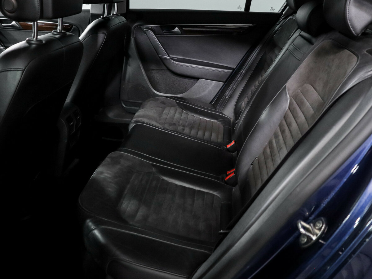 Volkswagen Passat с пробегом — 2011 год. Фото: #6