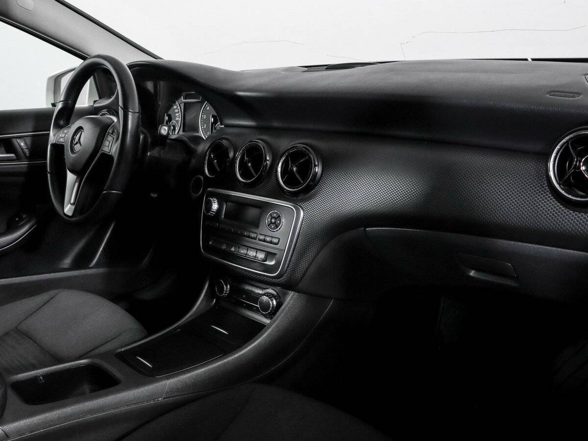Mercedes-Benz A-Класс с пробегом — 2014 год. Фото: #9
