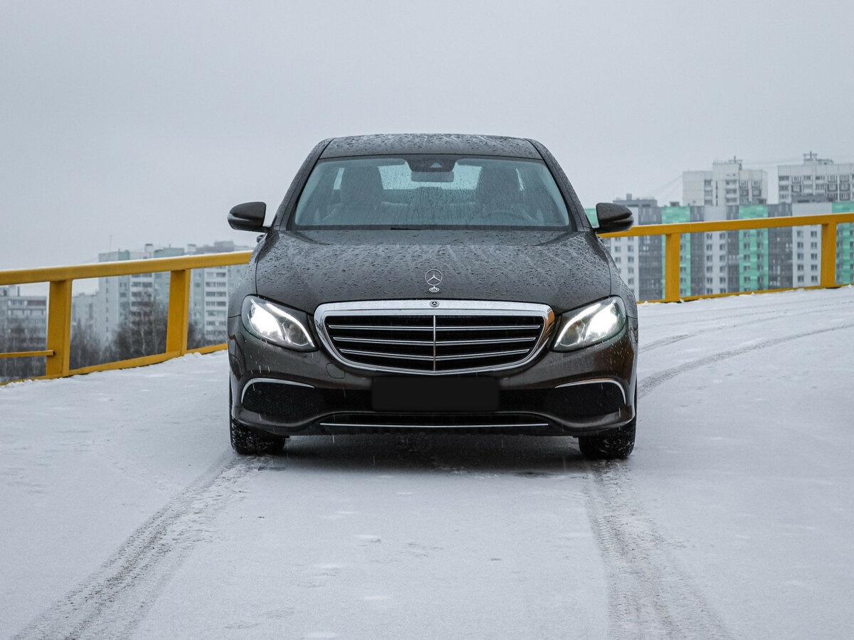 Mercedes-Benz E-Класс с пробегом — 2016 год. Фото: #1