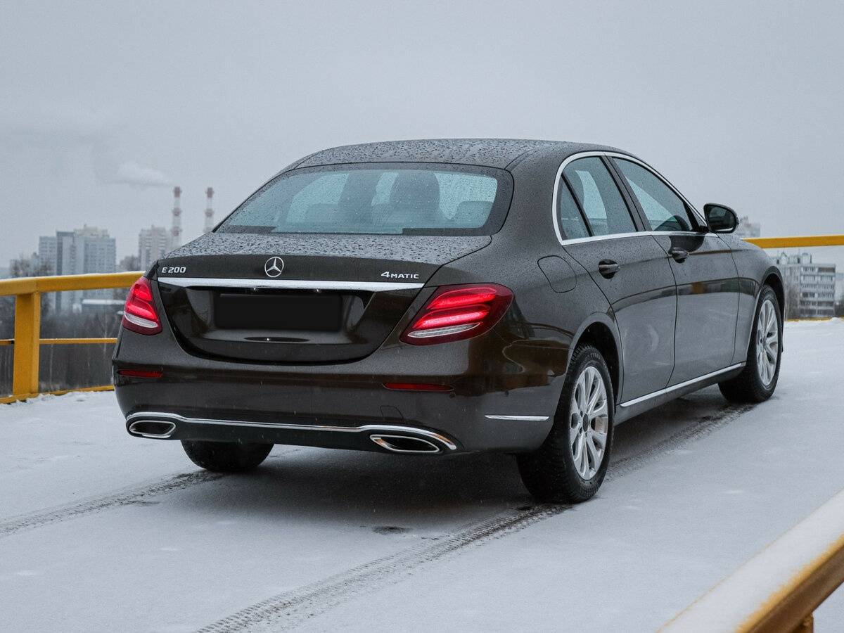Mercedes-Benz E-Класс с пробегом — 2016 год. Фото: #2
