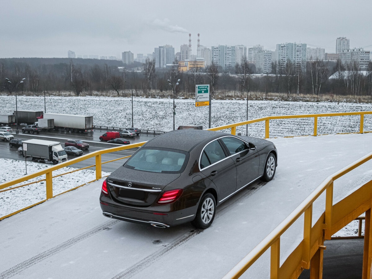 Mercedes-Benz E-Класс с пробегом — 2016 год. Фото: #16