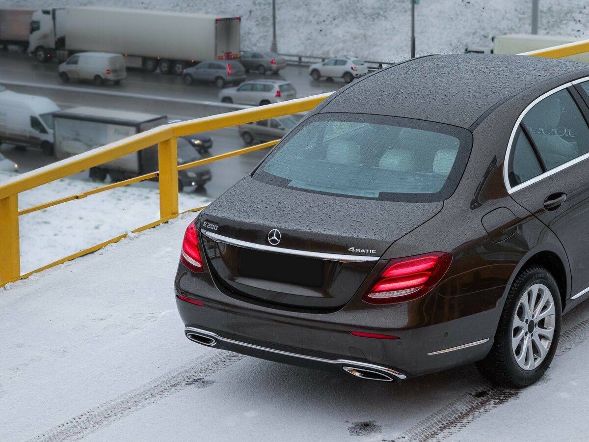 Mercedes-Benz E-Класс с пробегом — 2016 год. Фото: #17