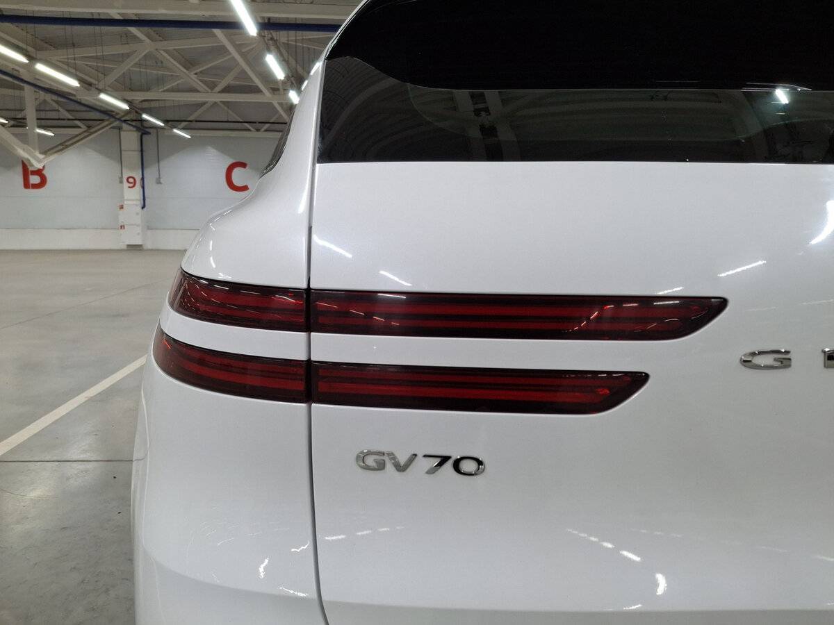 Genesis GV70 с пробегом — 2021 год. Фото: #8