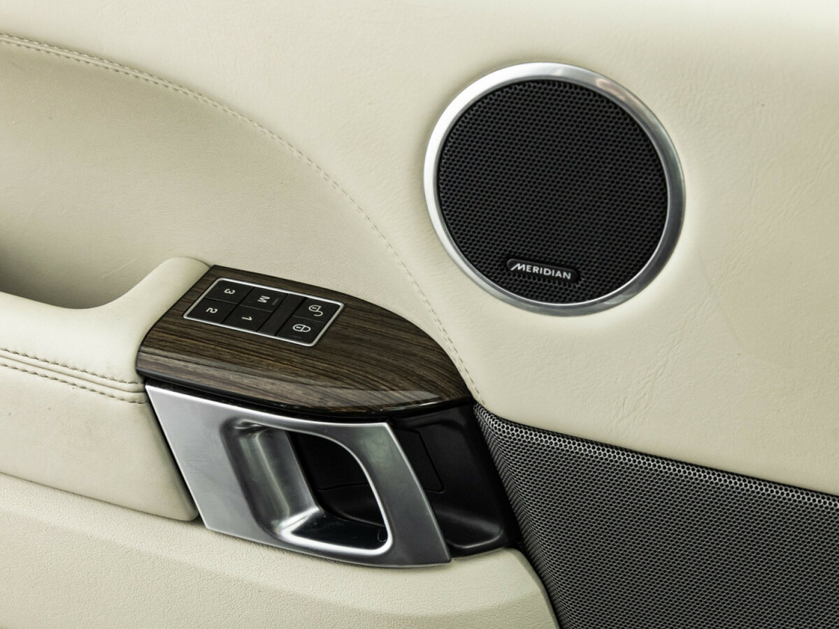 Land Rover Range Rover Sport с пробегом — 2014 год. Фото: #13