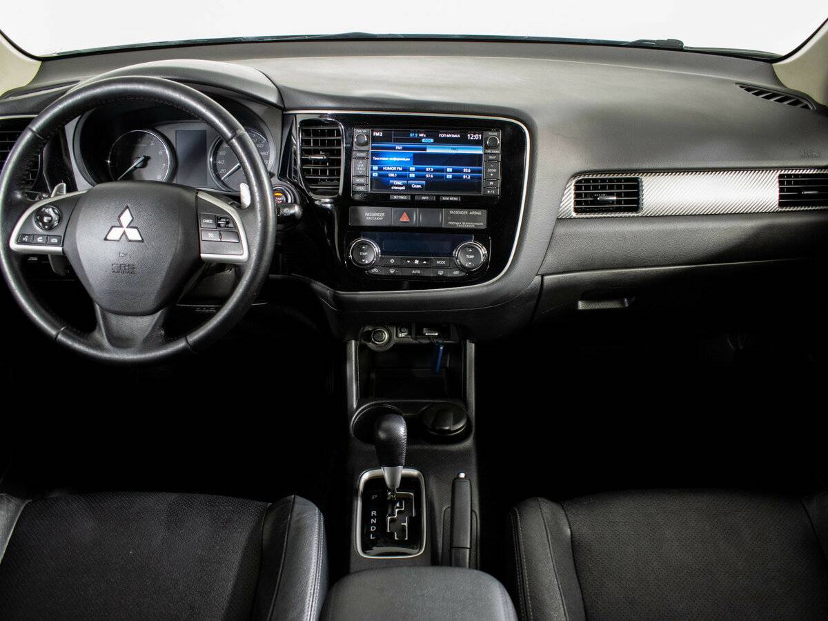 Mitsubishi Outlander с пробегом — 2013 год. Фото: #10