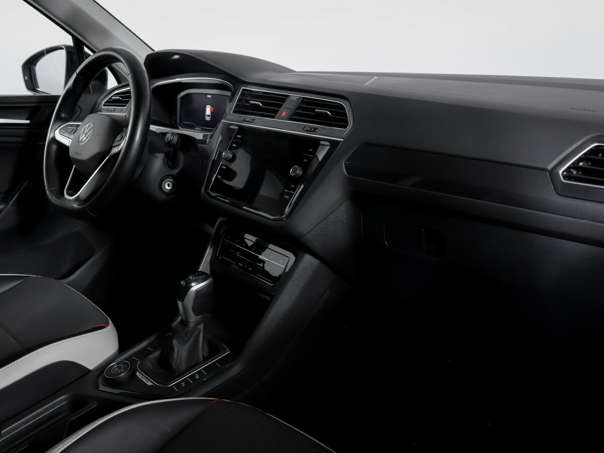 Volkswagen Tiguan с пробегом — 2021 год. Фото: #8