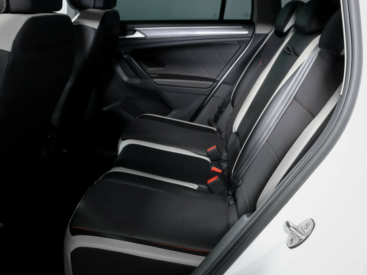 Volkswagen Tiguan с пробегом — 2021 год. Фото: #9