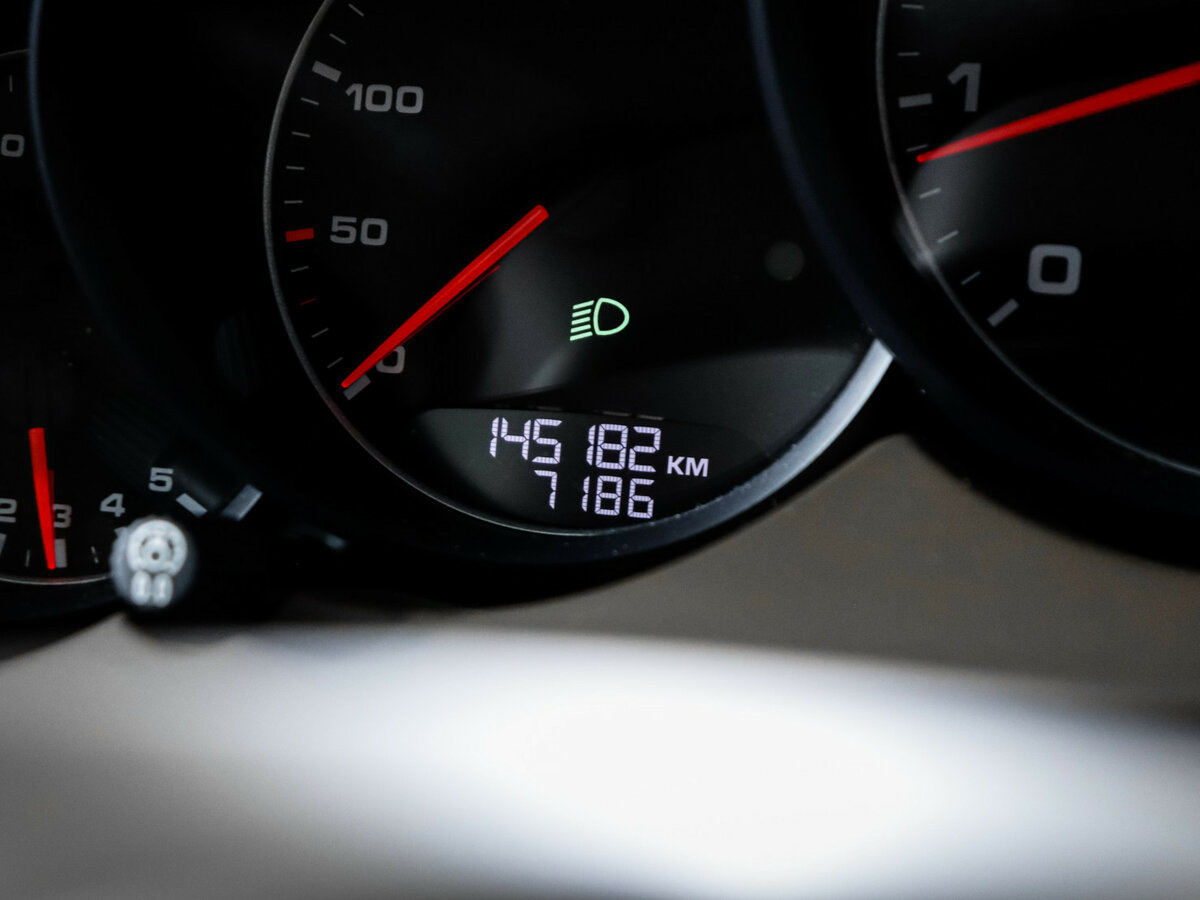 Porsche Cayenne с пробегом — 2011 год. Фото: #8