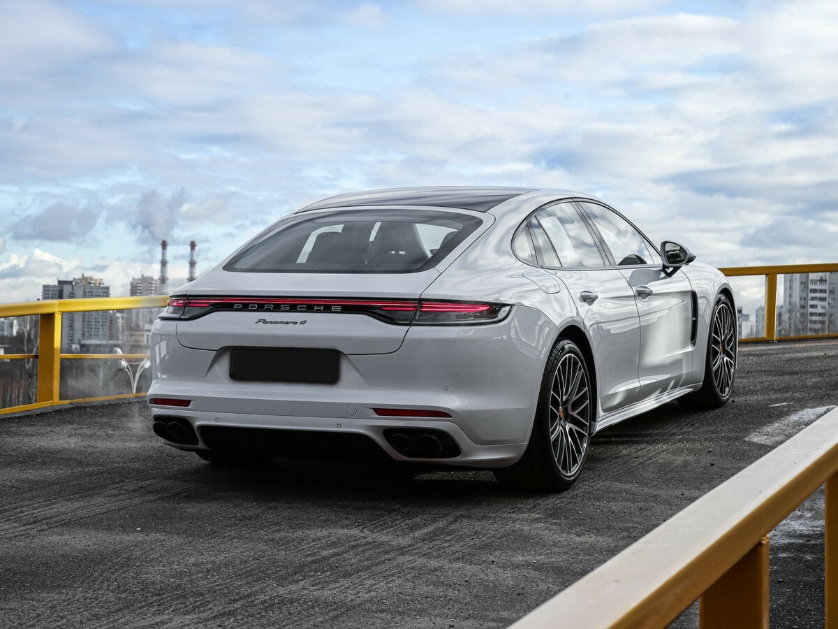 Porsche Panamera с пробегом — 2022 год. Фото: #2