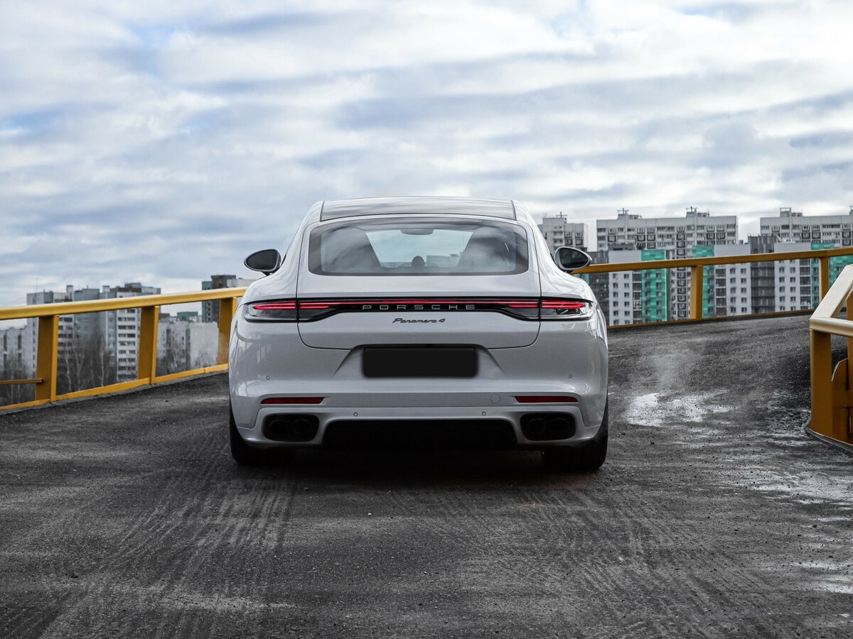 Porsche Panamera с пробегом — 2022 год. Фото: #3