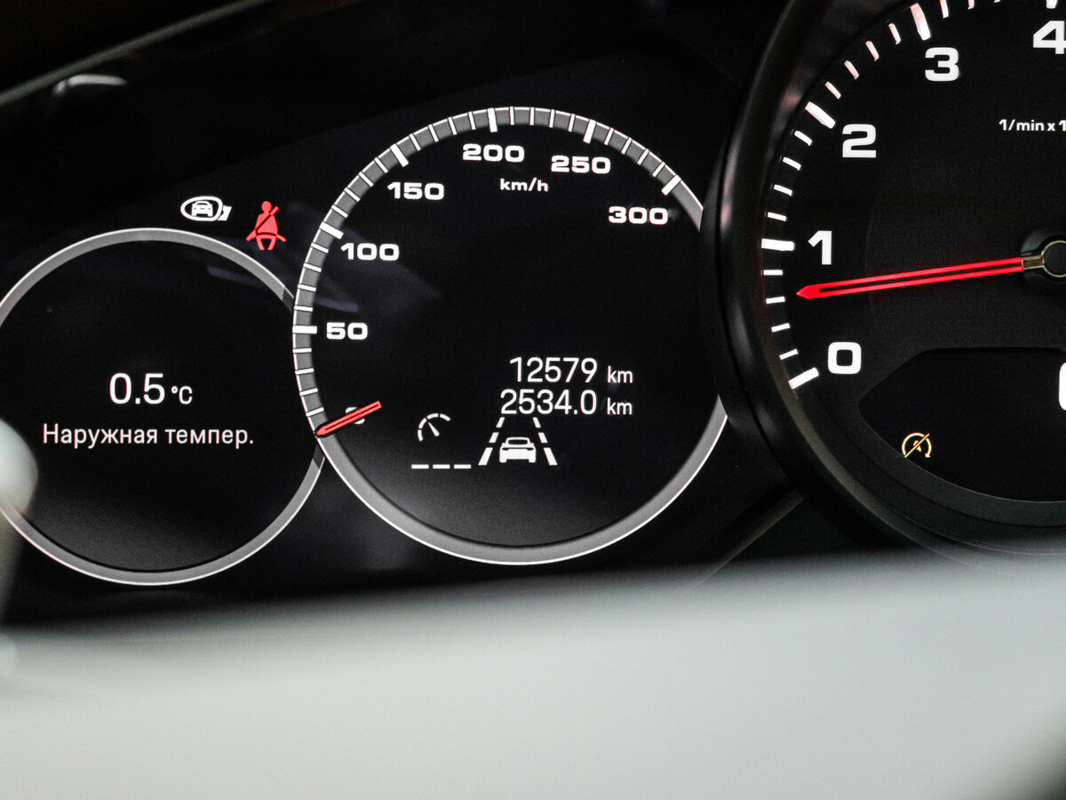 Porsche Panamera с пробегом — 2022 год. Фото: #8