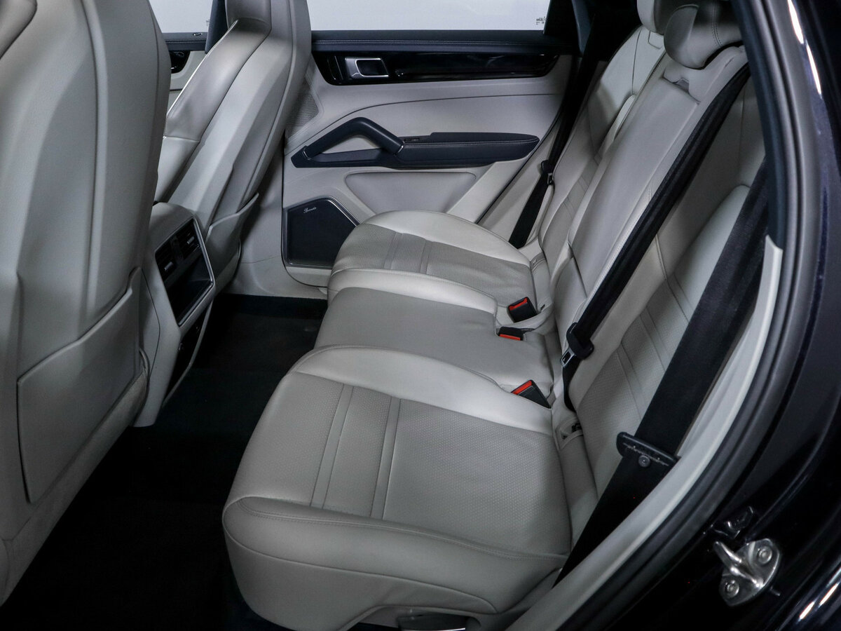 Porsche Cayenne с пробегом — 2019 год. Фото: #9