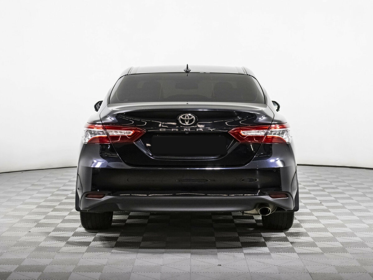 Toyota Camry с пробегом — 2021 год. Фото: #4