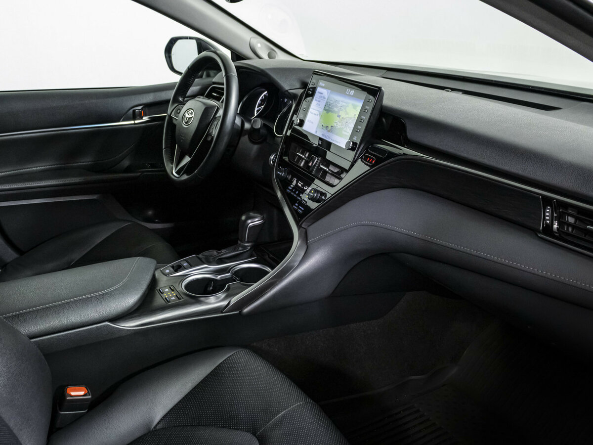 Toyota Camry с пробегом — 2021 год. Фото: #6