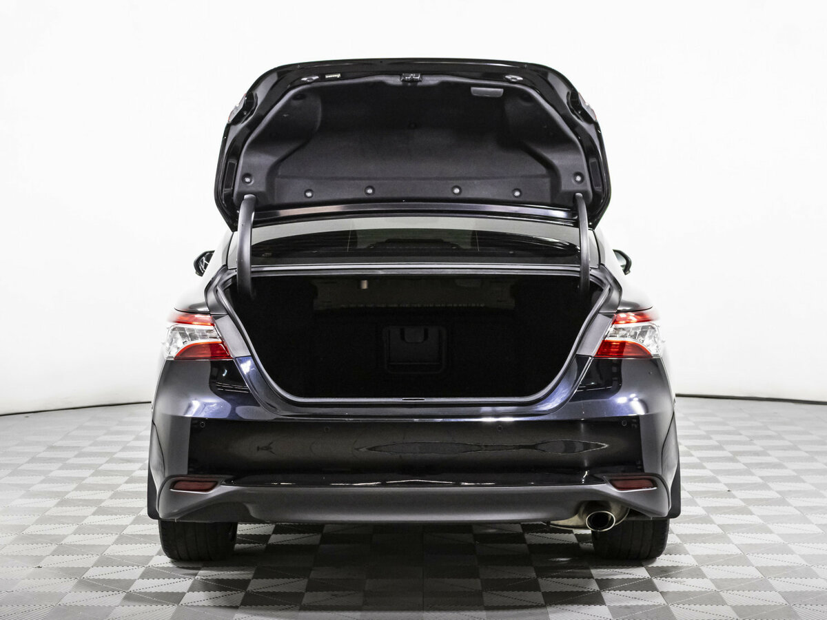 Toyota Camry с пробегом — 2021 год. Фото: #16