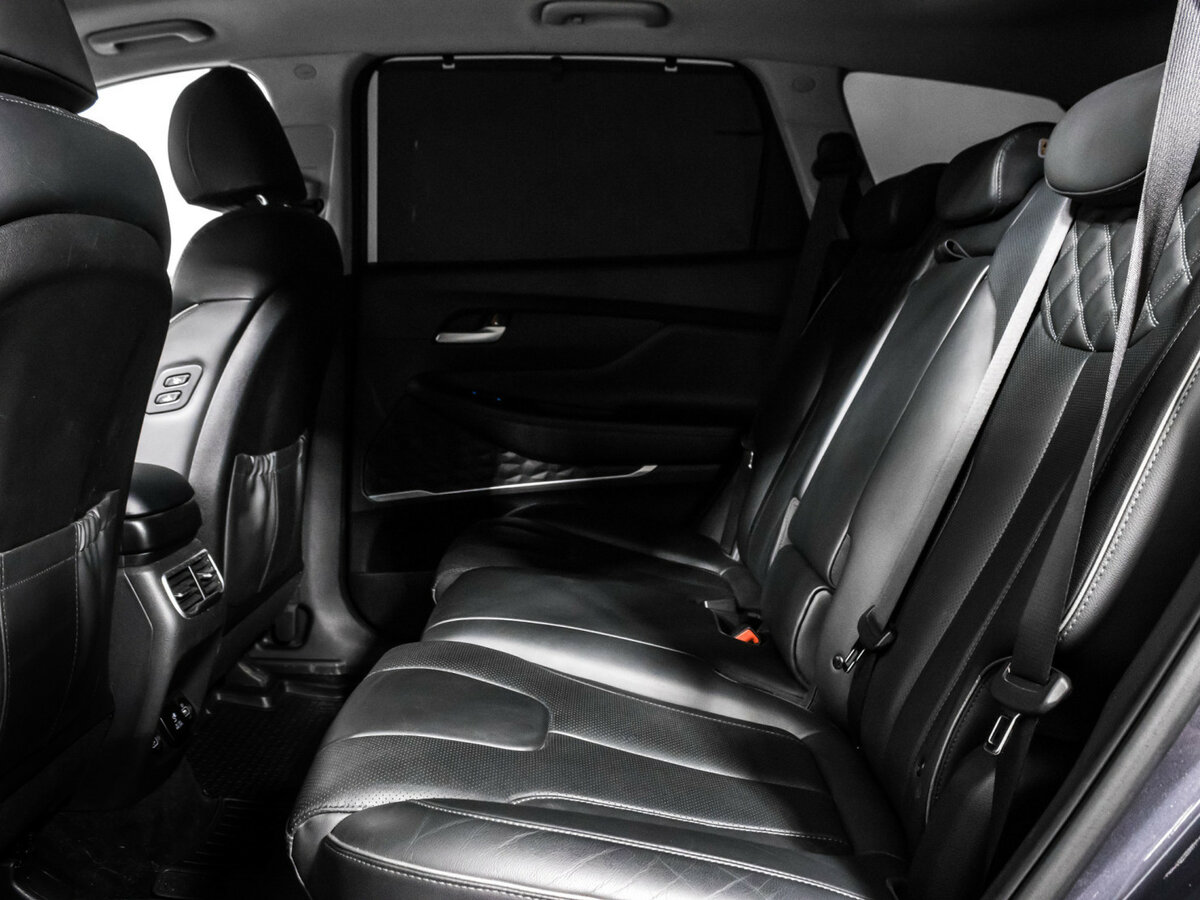 Hyundai Santa Fe с пробегом — 2021 год. Фото: #9