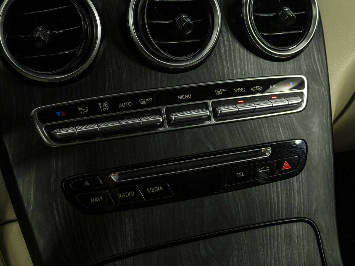 Mercedes-Benz GLC с пробегом — 2015 год. Фото: #11