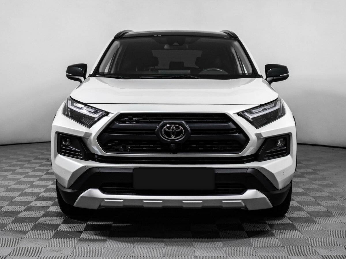 Toyota RAV4 с пробегом — 2024 год. Фото: #1