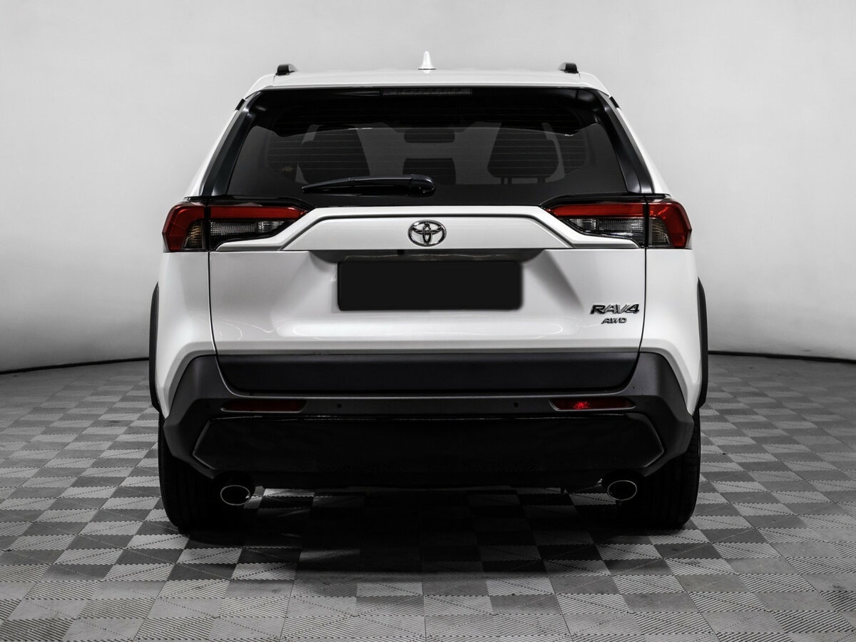 Toyota RAV4 с пробегом — 2024 год. Фото: #4