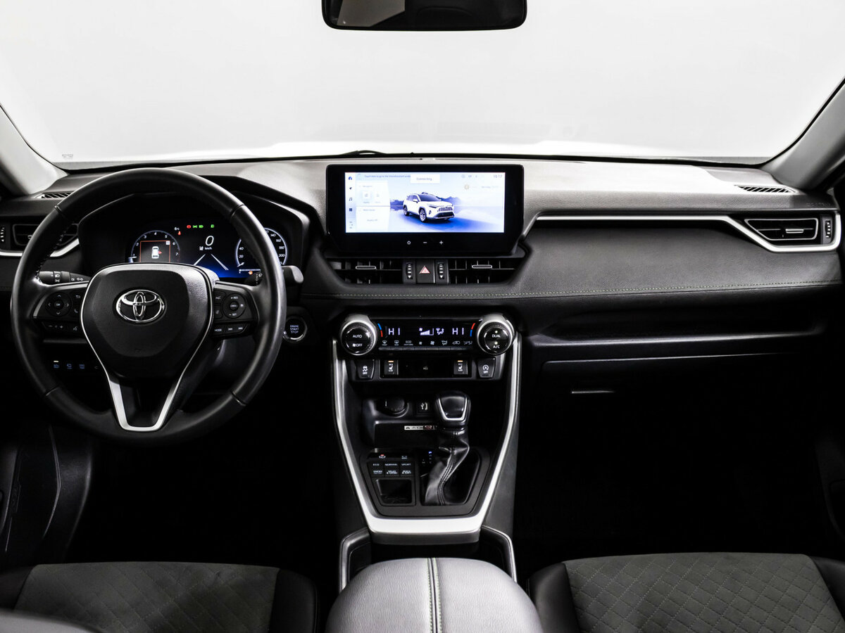 Toyota RAV4 с пробегом — 2024 год. Фото: #8
