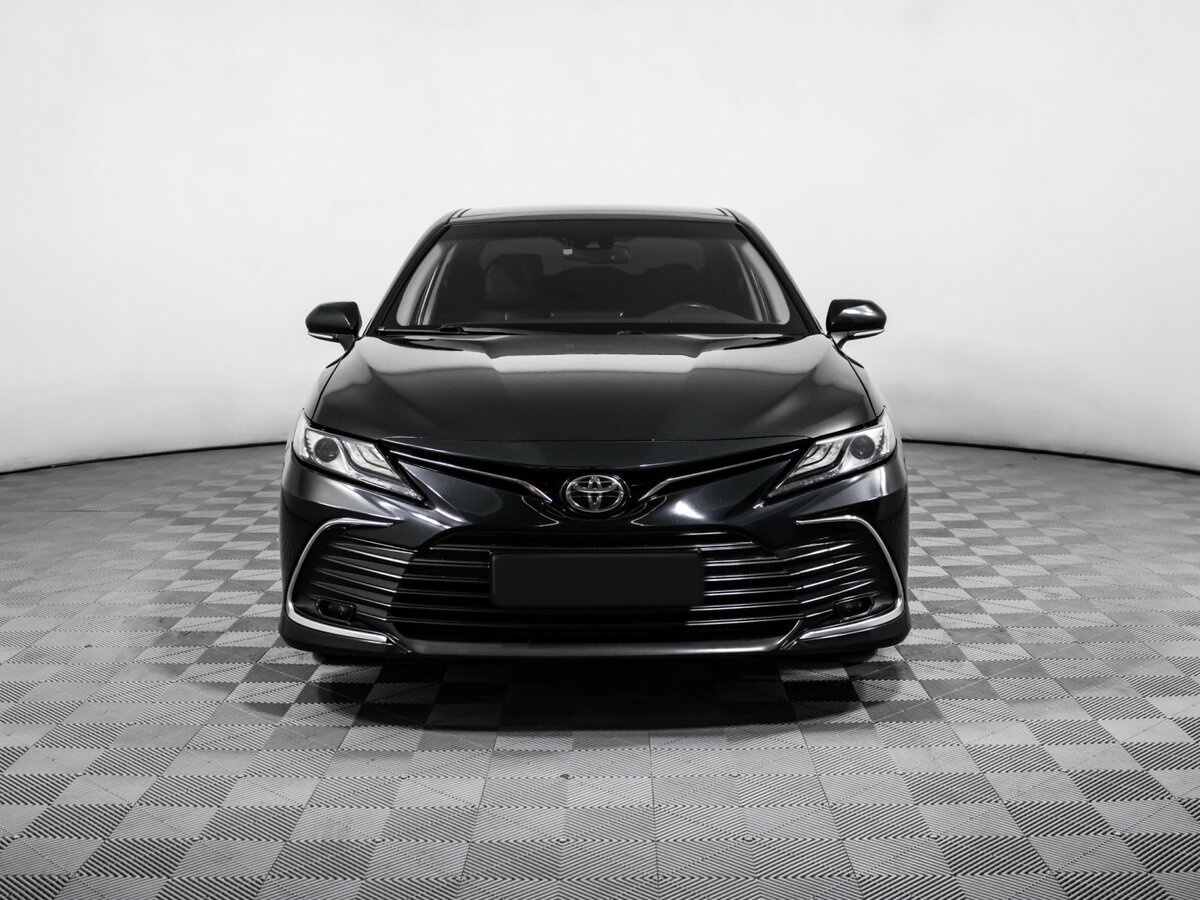 Toyota Camry с пробегом — 2022 год. Фото: #1
