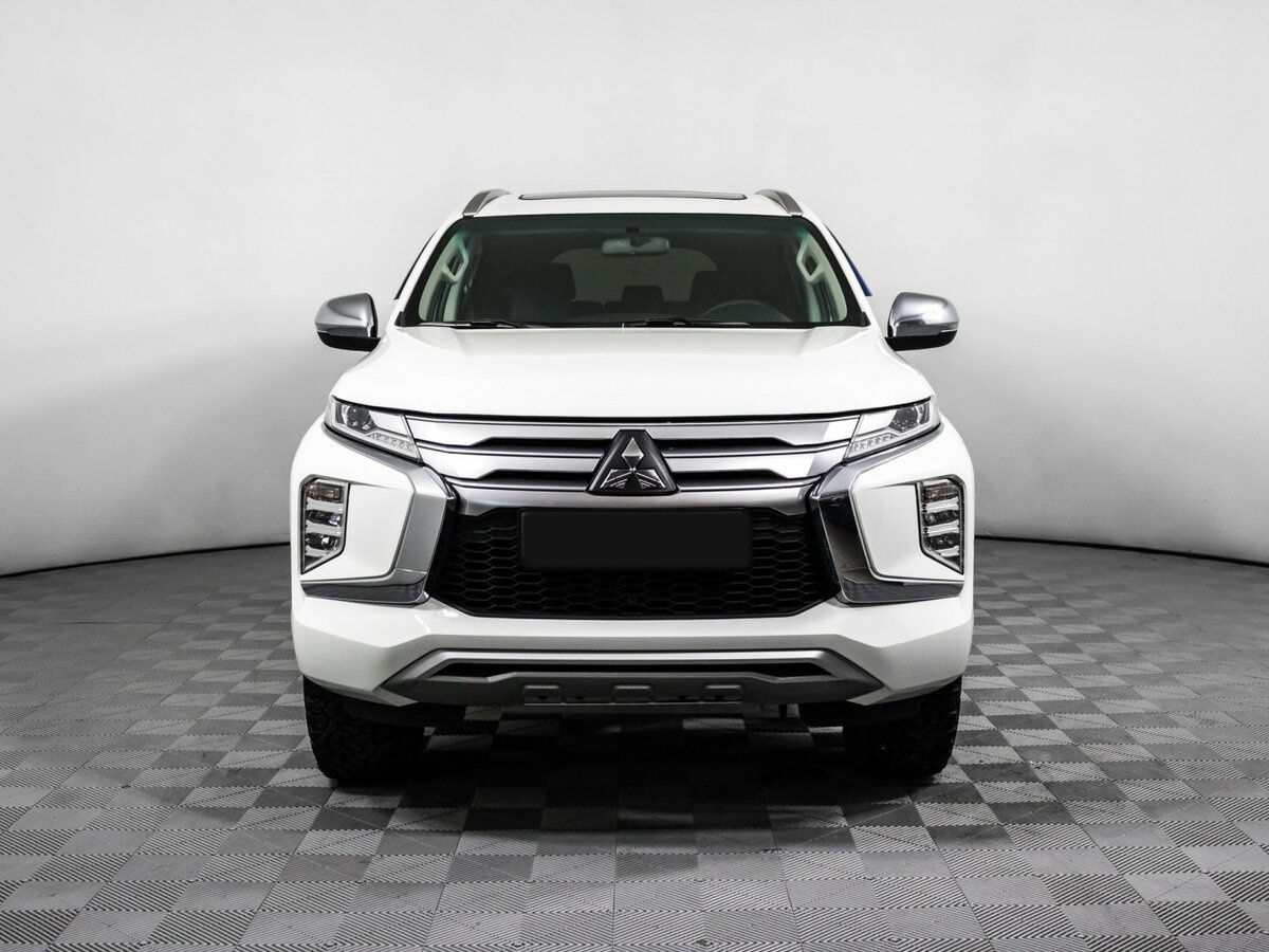 Mitsubishi Montero Sport с пробегом — 2022 год. Фото: #1