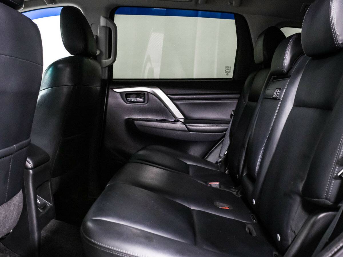 Mitsubishi Montero Sport с пробегом — 2022 год. Фото: #9