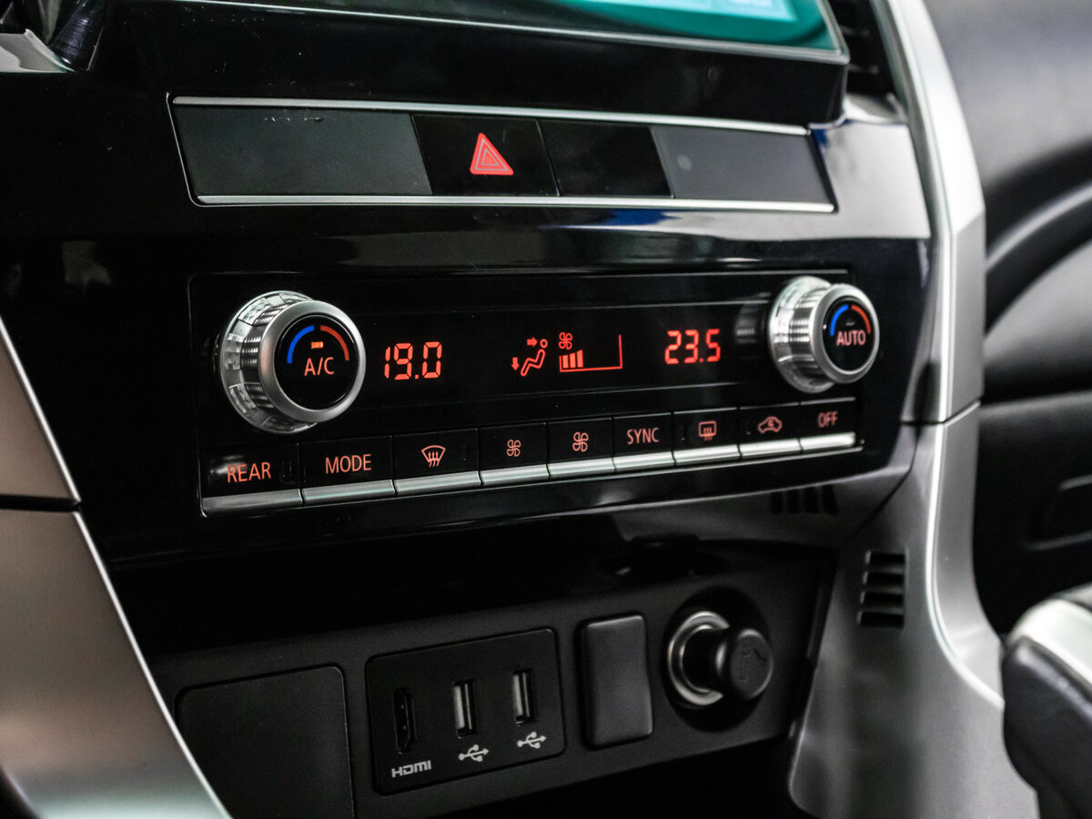 Mitsubishi Montero Sport с пробегом — 2022 год. Фото: #15