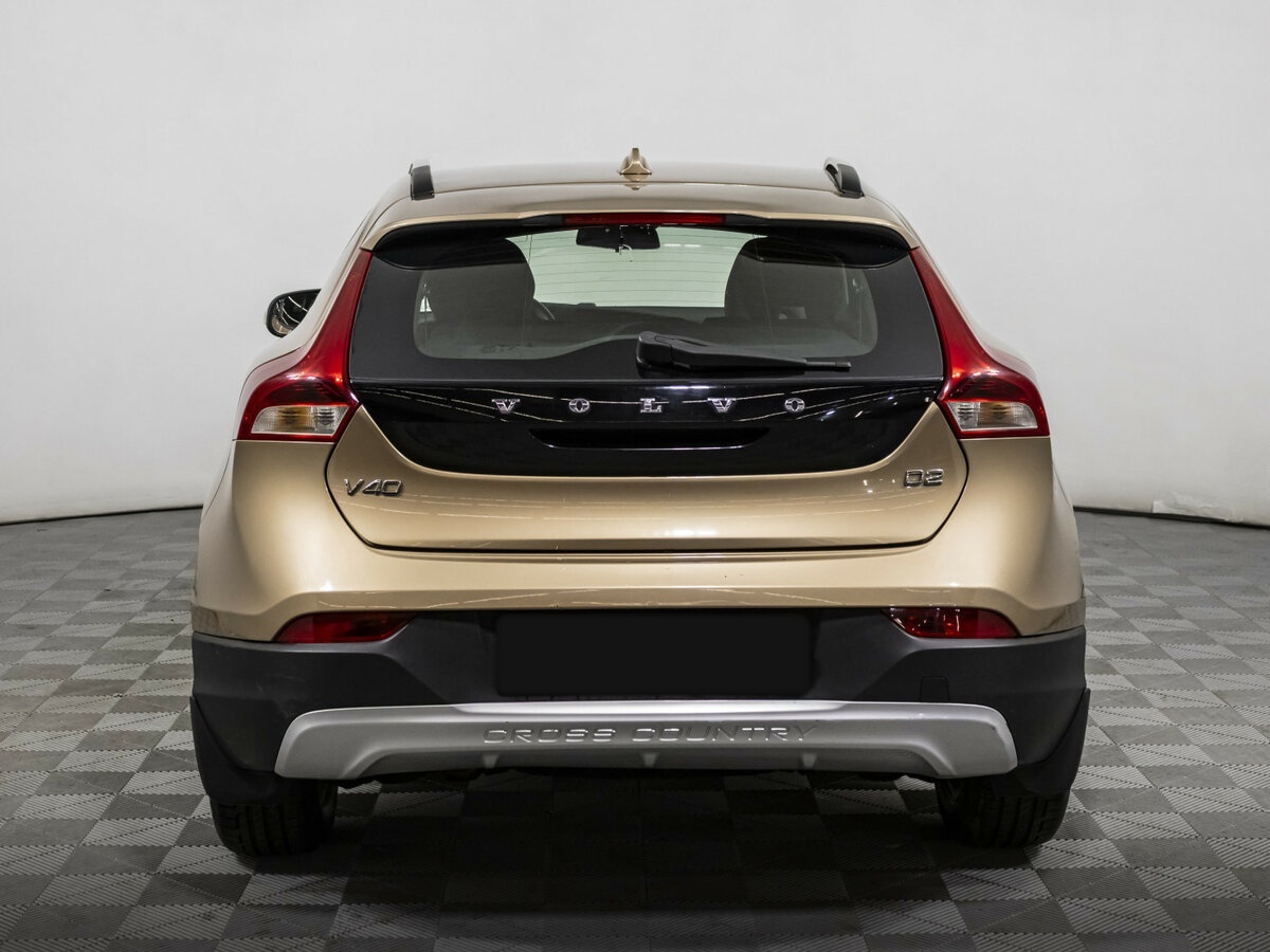 Volvo V40 Cross Country с пробегом — 2013 год. Фото: #4