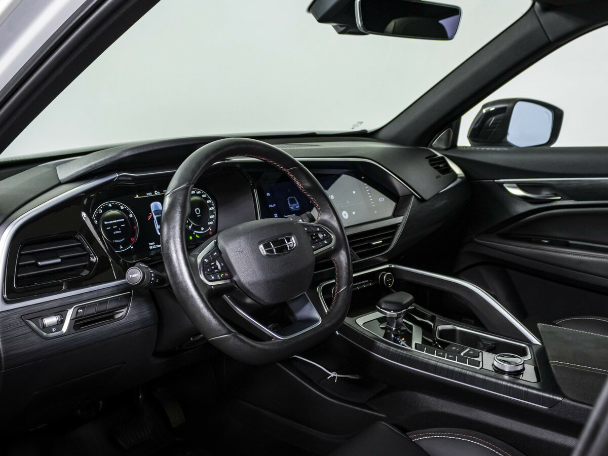 Geely Tugella с пробегом — 2023 год. Фото: #7