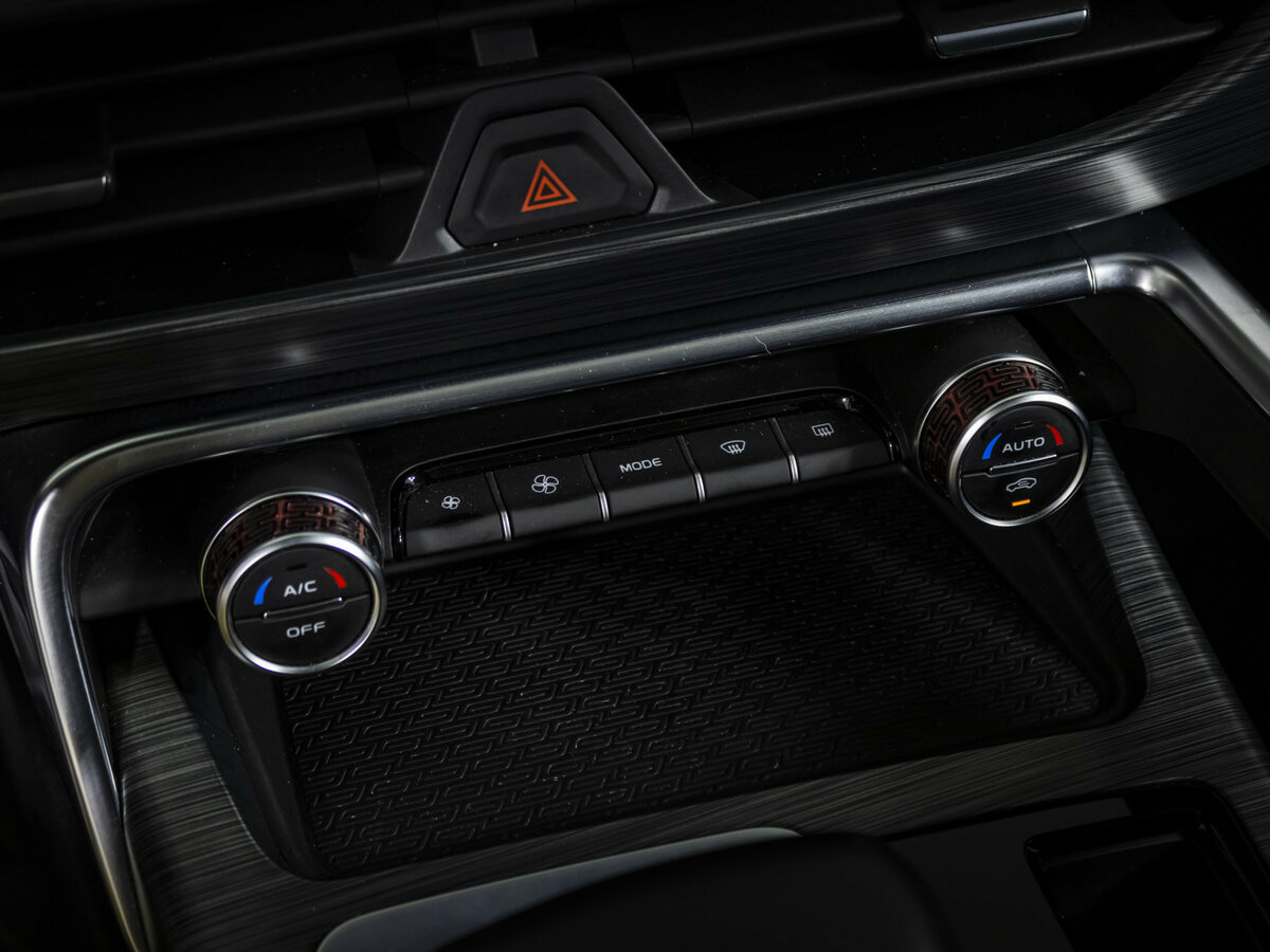 Geely Tugella с пробегом — 2023 год. Фото: #12