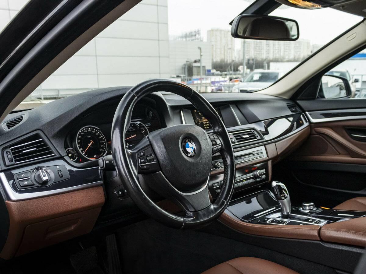 BMW 5 серии с пробегом — 2016 год. Фото: #10