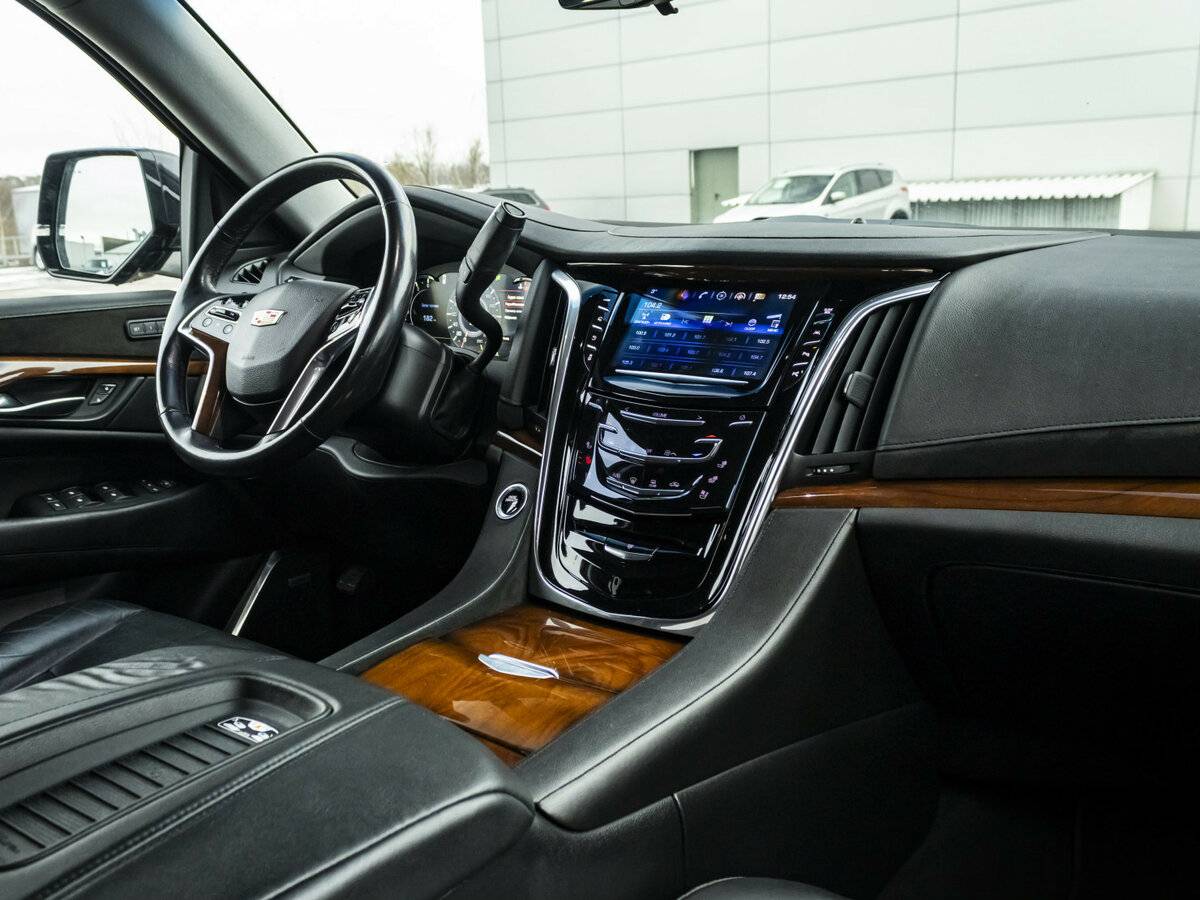 Cadillac Escalade с пробегом — 2017 год. Фото: #8