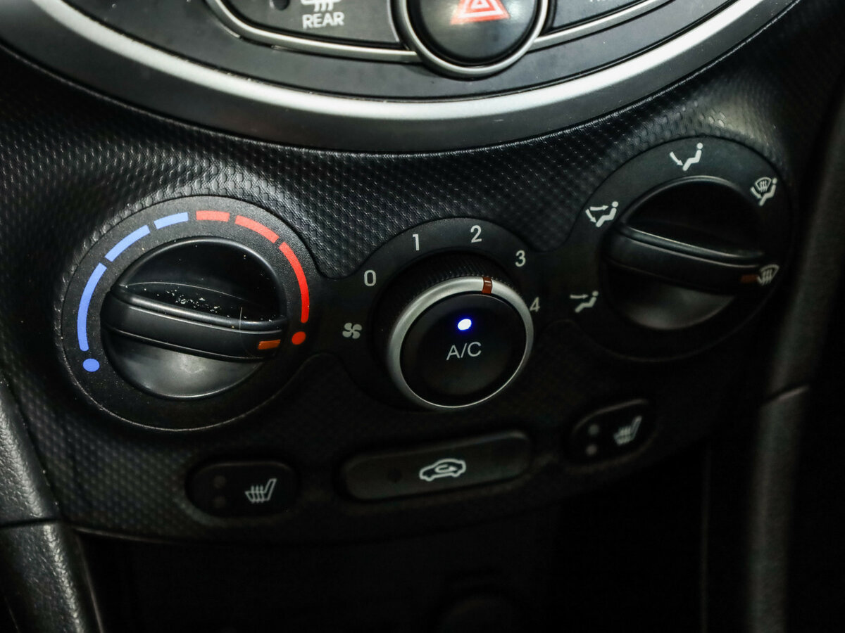 Hyundai Solaris с пробегом — 2013 год. Фото: #15