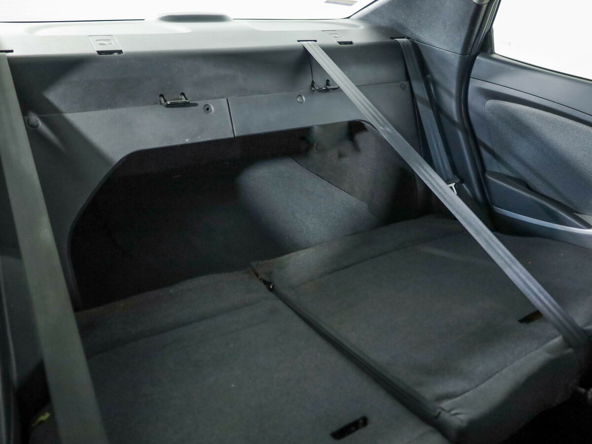 Hyundai Solaris с пробегом — 2013 год. Фото: #26