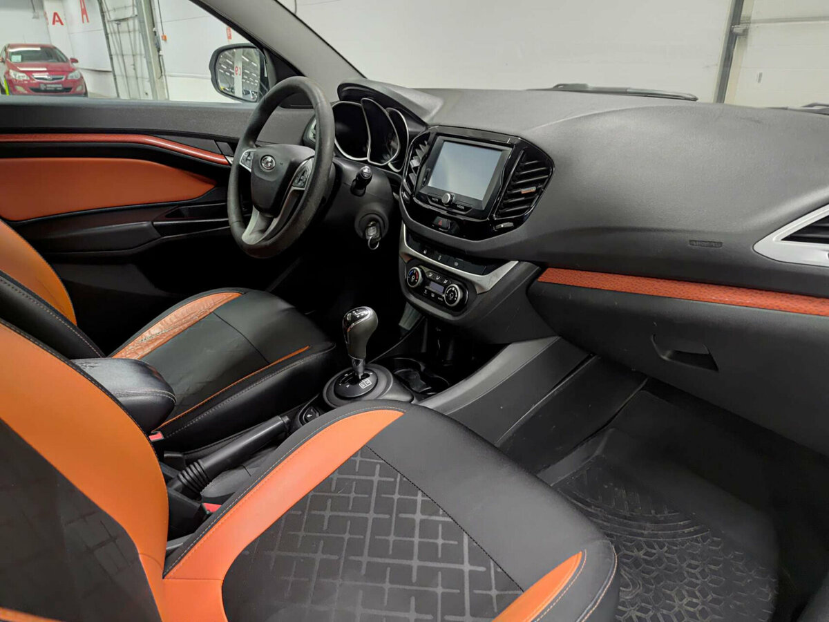 Lada (ВАЗ) Vesta с пробегом — 2018 год. Фото: #10