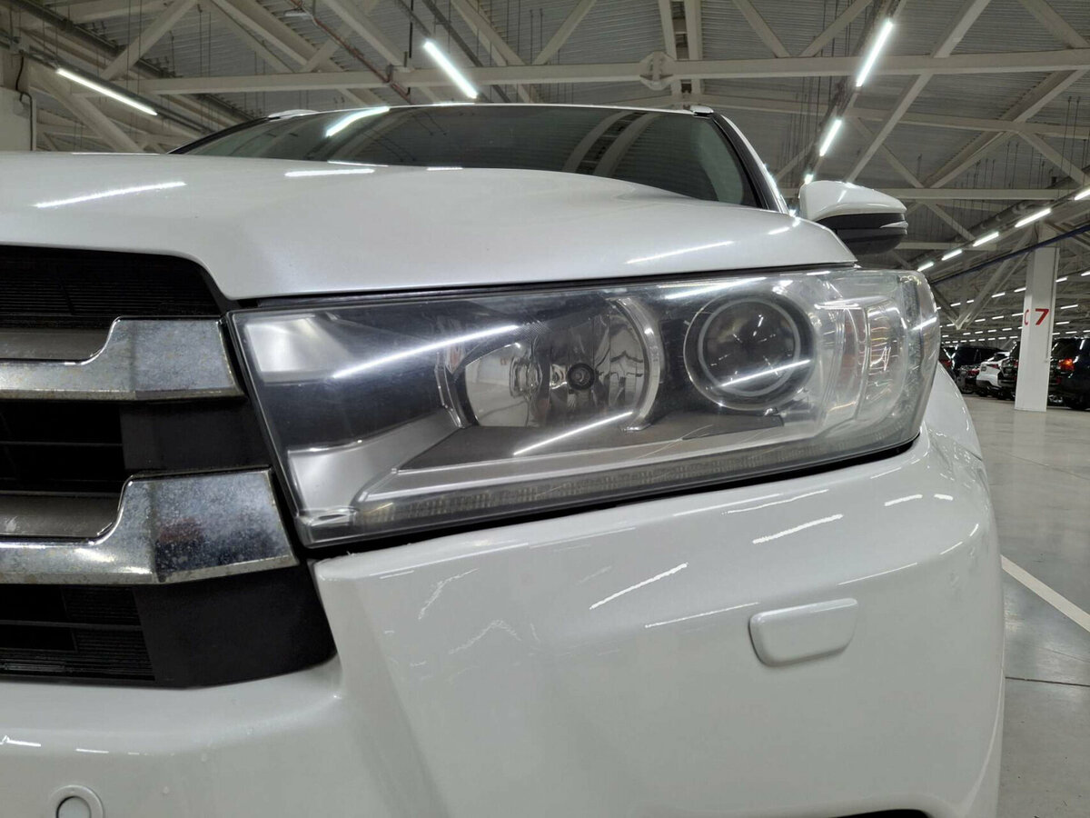 Toyota Highlander с пробегом — 2014 год. Фото: #16